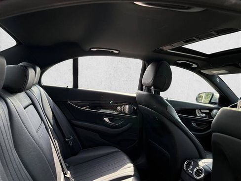 Used 2017 Mercedes-Benz E 300 4MATIC image 18