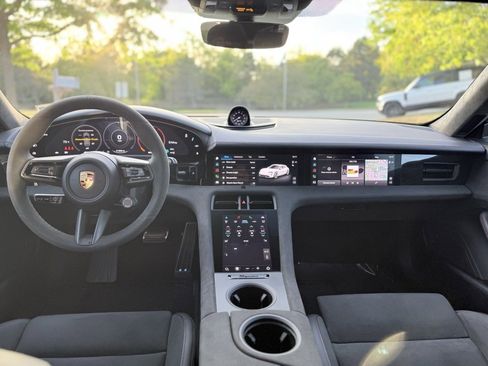 Used 2024 Porsche Taycan GTS image 34