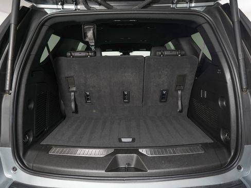Used 2025 Chevrolet Tahoe Z71 AWD/4WD image 10