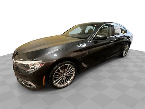 Used 2018 BMW 540i xDrive image 1