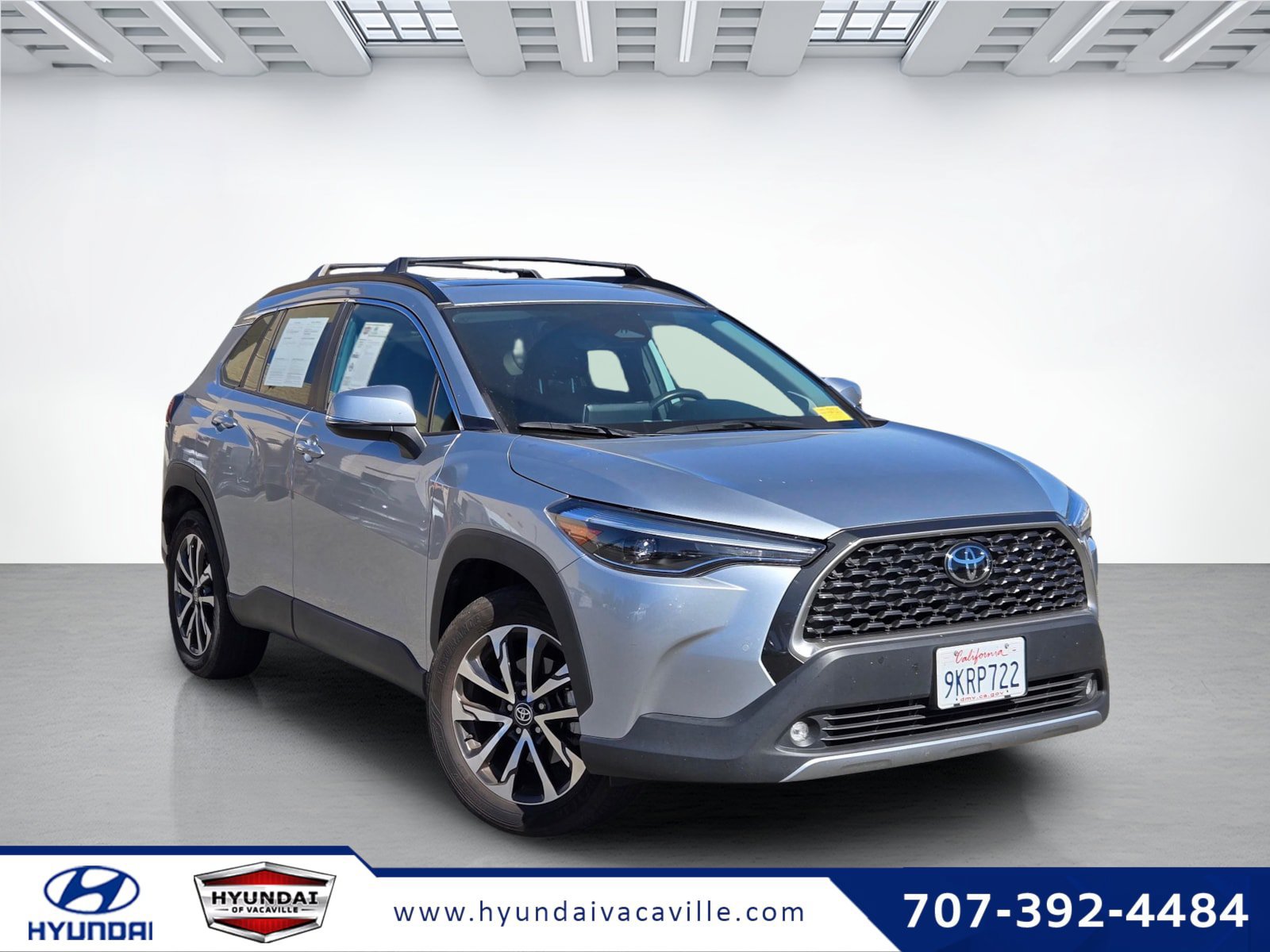 Used 2023 Toyota Corolla Cross XLE w/ Convenience Package FWD image 1