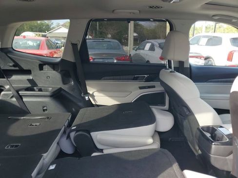 Used 2024 Kia Telluride EX w/ EX Captain's Chair Package image 34