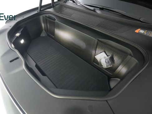 Used 2025 Rivian R1S Premium AWD/4WD image 26