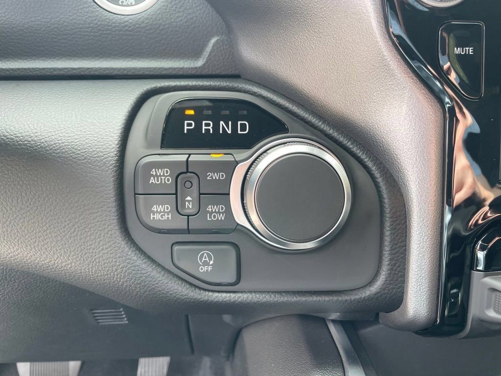 New 2026 RAM 1500 Big Horn AWD/4WD image 17