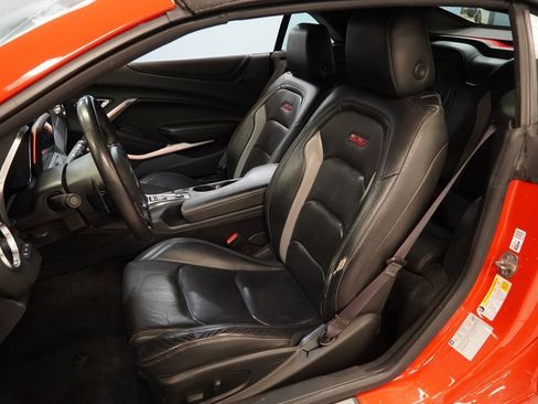 Used 2017 Chevrolet Camaro SS image 3