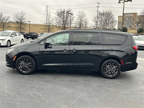Used 2020 Chrysler Pacifica Touring-L w/ Advanced Safetytec Group image 7