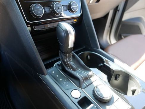 Certified 2023 Volkswagen Atlas SE image 33