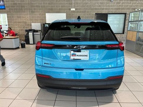 New 2027 Chevrolet Bolt LT w/ Comfort Package FWD image 5