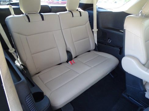 Used 2020 Ford Explorer XLT w/ Equipment Group 202A image 44