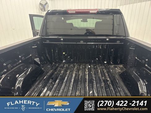 Used 2025 GMC Sierra 1500 Elevation image 17