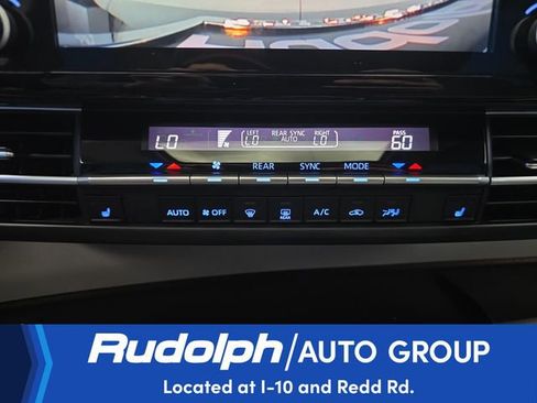 Used 2022 Toyota Sienna XLE FWD image 23
