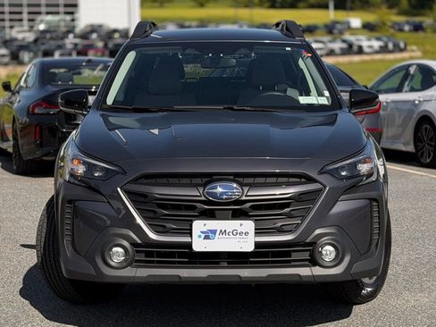 Used 2023 Subaru Outback Premium AWD/4WD image 2