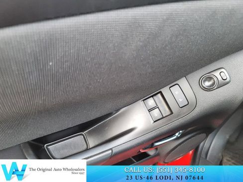 Used 2014 Chevrolet Camaro LT image 10
