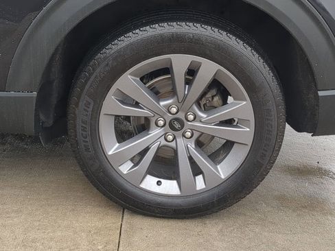 Certified 2022 Ford Explorer XLT w/ XLT Sport Appearance Package image 15