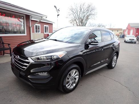 Used 2017 Hyundai Tucson SE Plus image 3