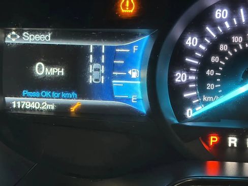 Used 2019 Ford Fusion SEL image 17