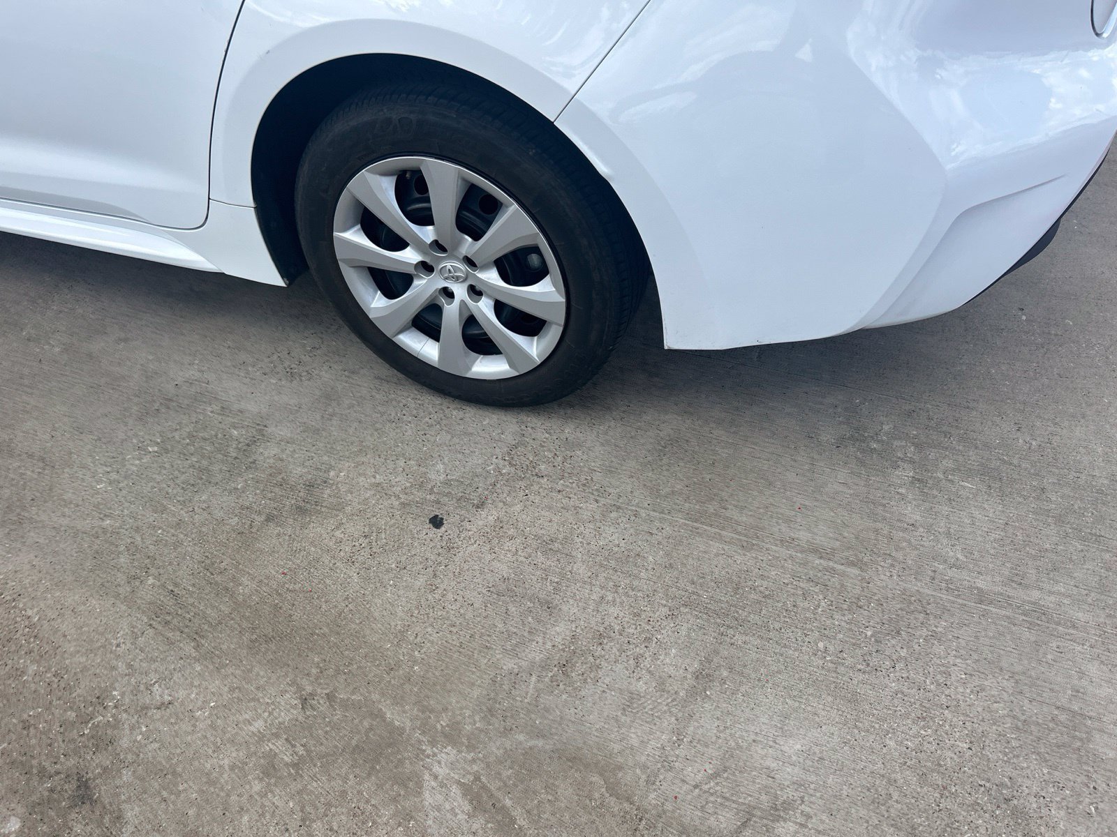 Used 2025 Toyota Corolla LE FWD image 15