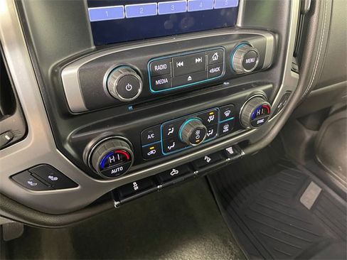 Used 2018 GMC Sierra 2500 SLE w/ SLE Preferred Package image 8