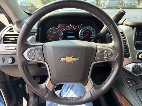 Used 2017 Chevrolet Suburban Premier AWD/4WD image 31