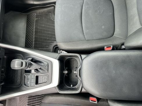 Used 2022 Toyota RAV4 LE FWD image 19