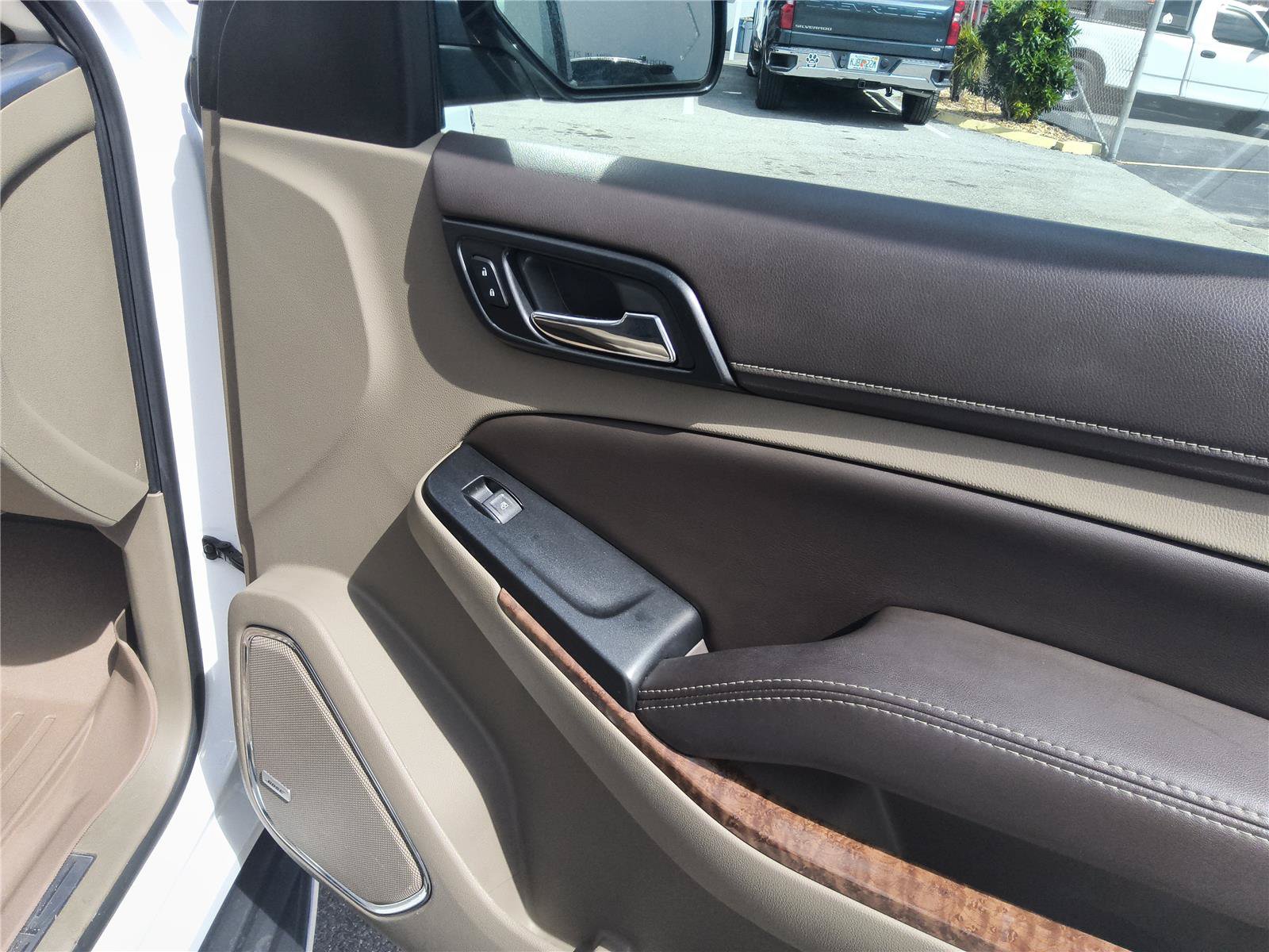 Used 2017 Chevrolet Suburban Premier AWD/4WD image 31