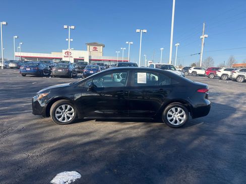 Used 2023 Toyota Corolla LE image 4
