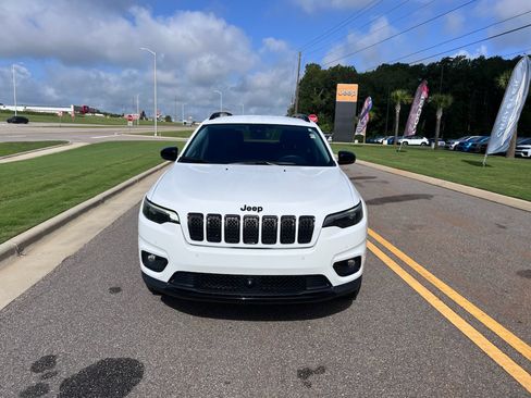Used 2023 Jeep Cherokee Altitude Lux AWD/4WD image 10