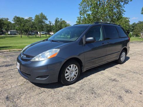Used 2007 Toyota Sienna LE FWD image 2