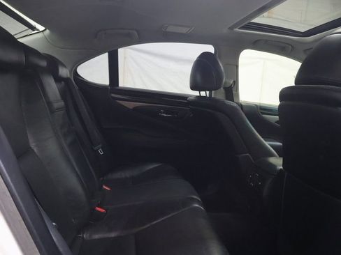 Used 2016 Lexus LS 460 w/ Comfort Package image 13