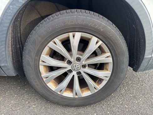 Used 2019 Volkswagen Tiguan SE w/ Panoramic Sunroof Package image 23