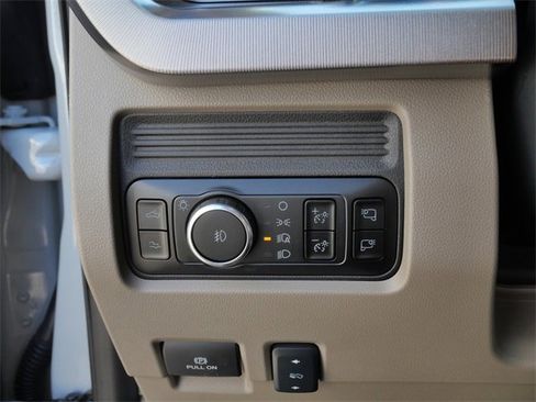 Used 2025 Ford F450 Platinum w/ Platinum Plus Package image 31