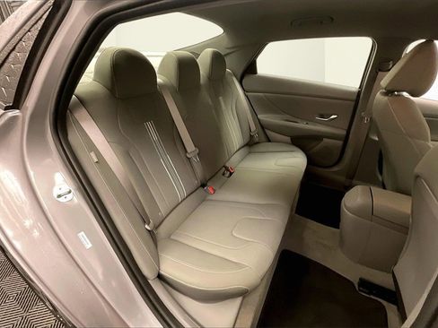 Certified 2025 Hyundai Elantra Sport image 16