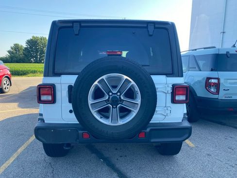 Used 2020 Jeep Wrangler Unlimited Sahara AWD/4WD image 10