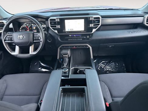 Used 2022 Toyota Tundra SR5 w/ SR5 Convenience Package image 31