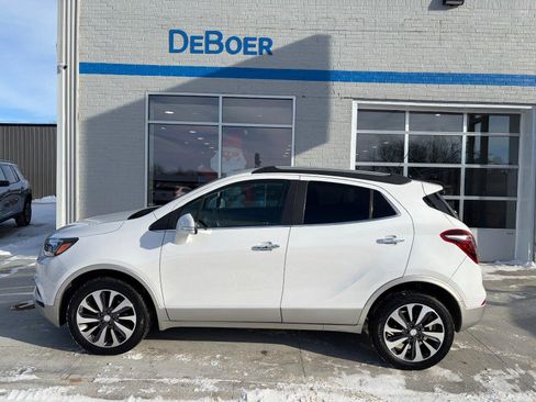 Used 2017 Buick Encore Essence image 2