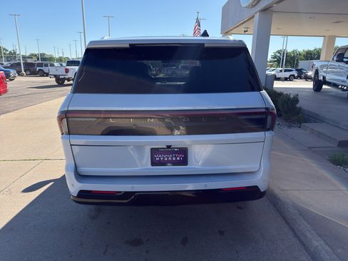 Used 2025 Lincoln Navigator Black Label AWD/4WD image 6