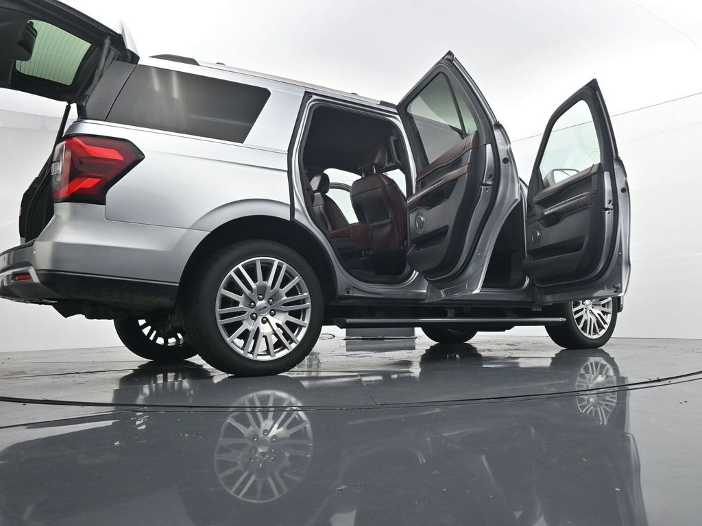 Used 2024 Ford Expedition Limited AWD/4WD image 46