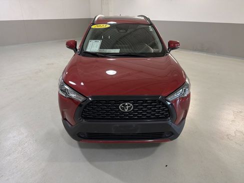Used 2023 Toyota Corolla Cross LE w/ Moonroof Package AWD/4WD image 3
