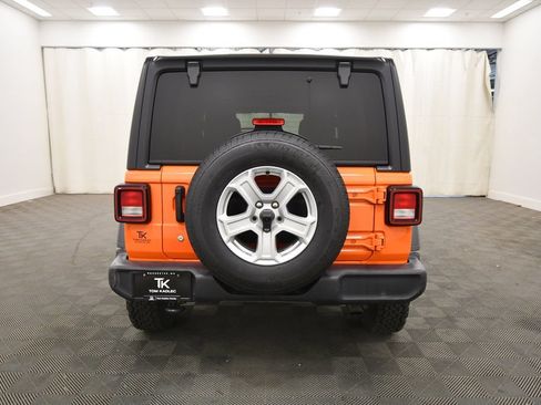 Used 2018 Jeep Wrangler Unlimited Sport S AWD/4WD image 6