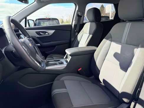 Used 2025 Chevrolet Blazer LT FWD image 11