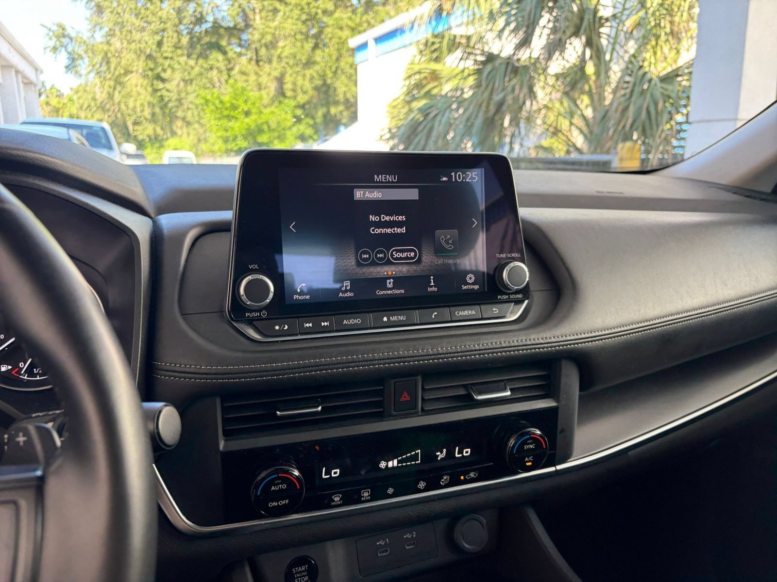 Used 2025 Nissan Rogue SV AWD/4WD image 16