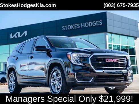 Used 2024 GMC Terrain SLE image 1