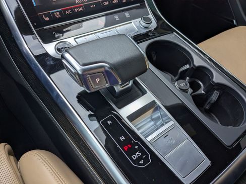 Used 2023 Audi Q8 Prestige w/ Prestige Package AWD/4WD image 26