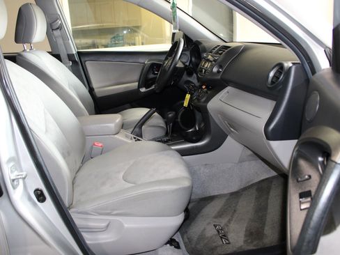 Used 2011 Toyota RAV4 2WD w/ Base L4 Extra Value Pkg image 20