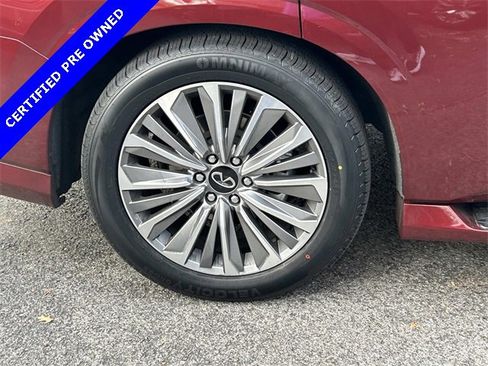 Certified 2025 INFINITI QX80 Sensory image 11