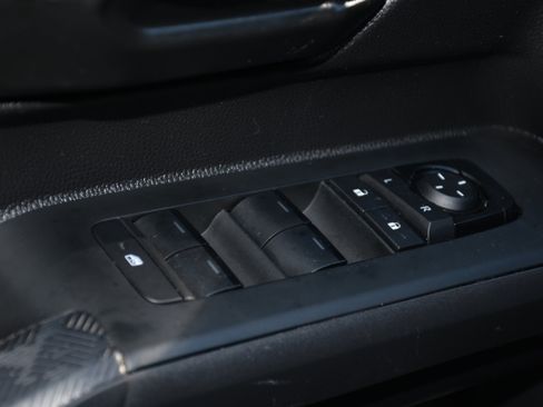 Certified 2024 Toyota Tacoma SR image 10