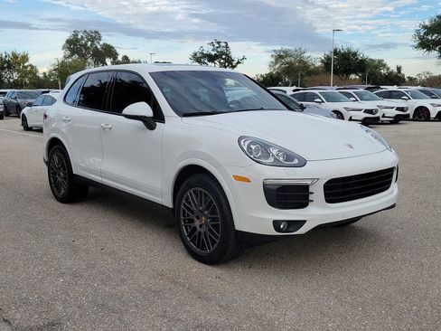 Used 2018 Porsche Cayenne Platinum Edition image 9