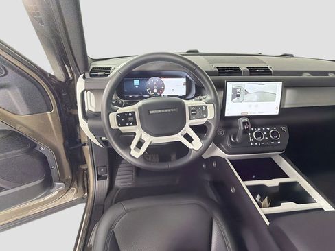 Certified 2025 Land Rover Defender 90 S image 25