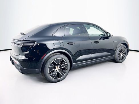 New 2026 Porsche Macan 4 Electric image 9