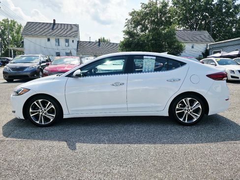 Used 2017 Hyundai Elantra Limited w/ Limited Tech Package 04 FWD image 8